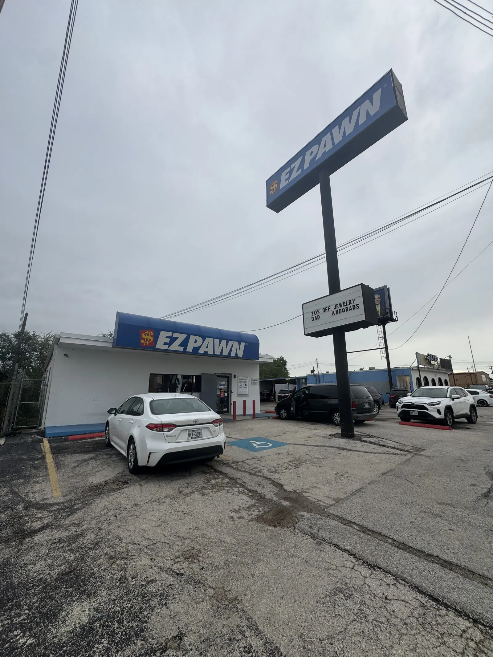 EZ Pawn — photo 1